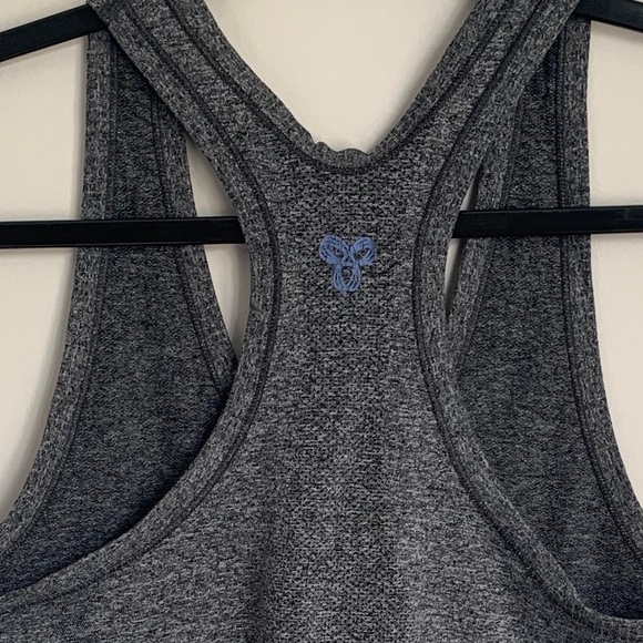 Aritiza TNA | Activewear Top | Grey - Picture 4 of 7